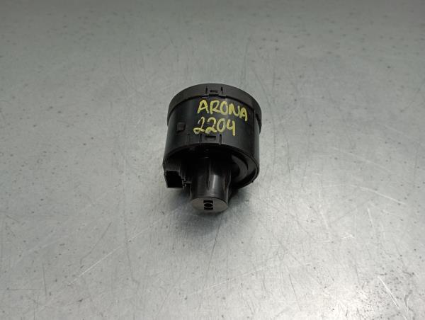 Light switch SEAT Arona (KJ7) Imagem-1