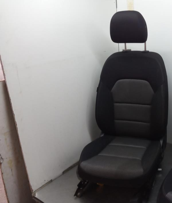 Conjunto de bancos MERCEDES-BENZ Classe A (W176) Imagem-1