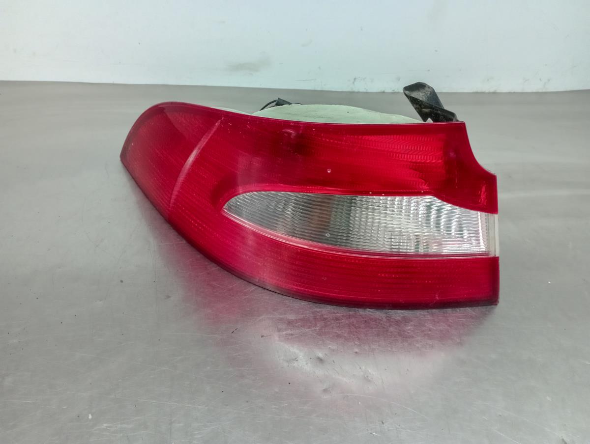 Feu arrière Gauche SKODA Superb II Hatchback (3T4)