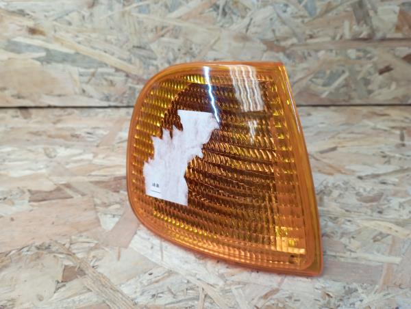 Clignotant avant Droite VOLKSWAGEN Polo Classic (6V2)