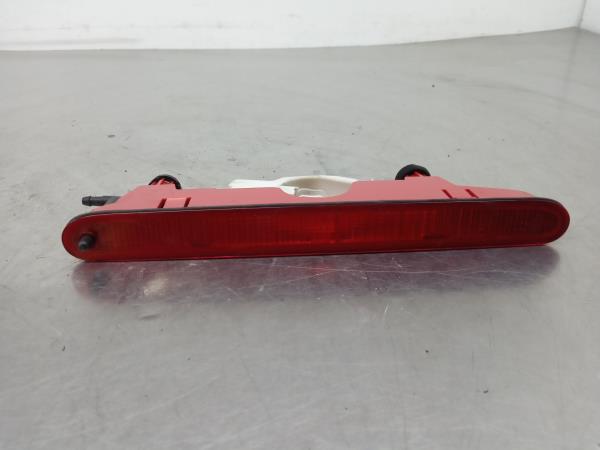 Feu de stop supplémentaire / 3e feu PEUGEOT Rifter