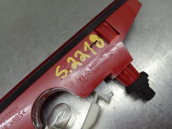 Feu de stop supplémentaire / 3e feu PEUGEOT Rifter Imagem-2