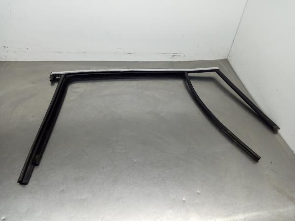 Calha do Vidro de Porta VOLKSWAGEN Golf Sportsvan (AM1)