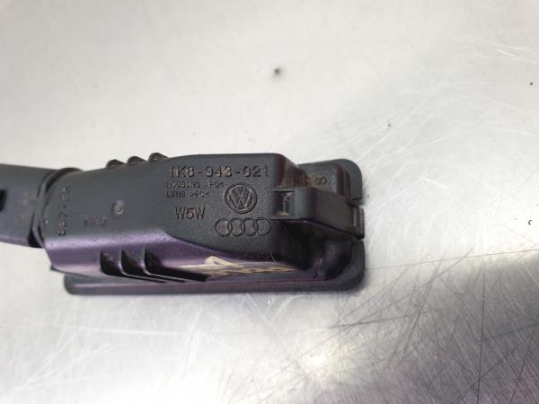 License plate light VOLKSWAGEN Polo (6R, 6C) Imagem-1