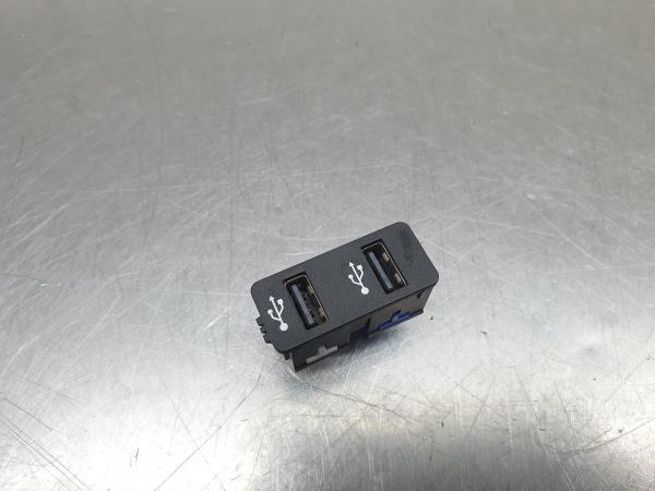 Módulo USB / AUX / IPOD MINI Mini (F55)