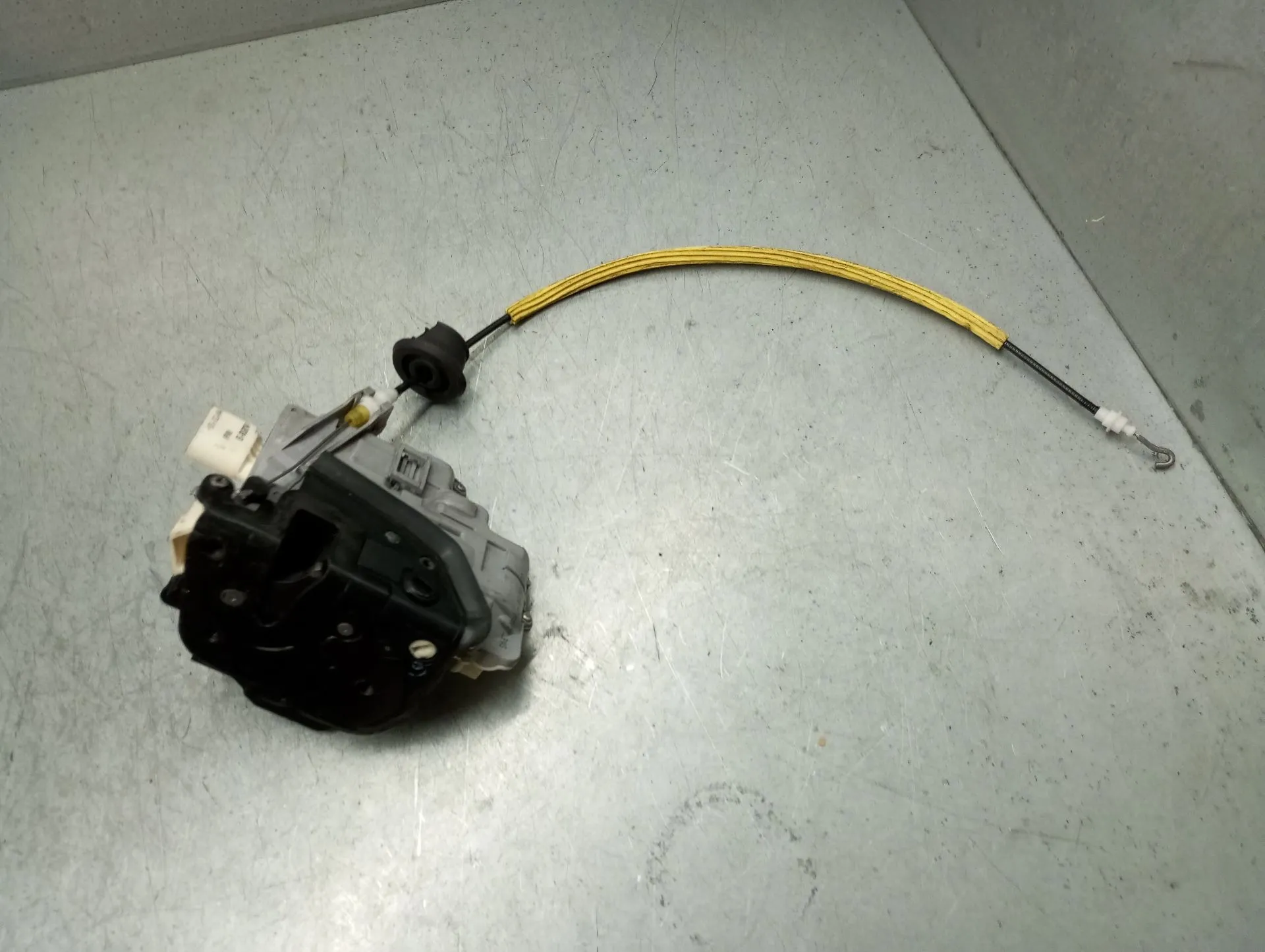 Fechadura / fecho porta trás direito AUDI A6 Avant (4F5, C6) Imagem-1