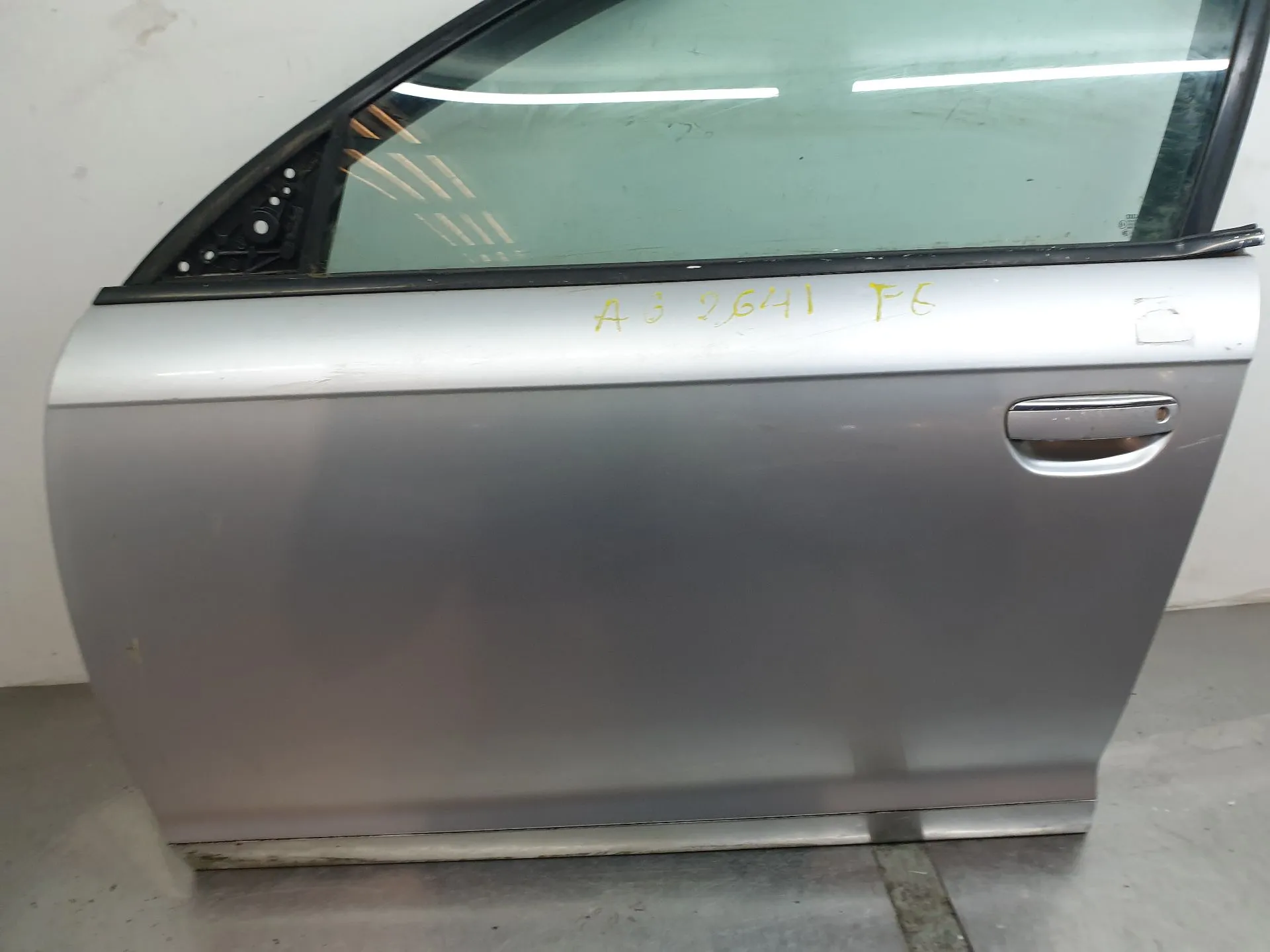 Porte avant gauche AUDI A6 Avant (4F5, C6) Imagem-3