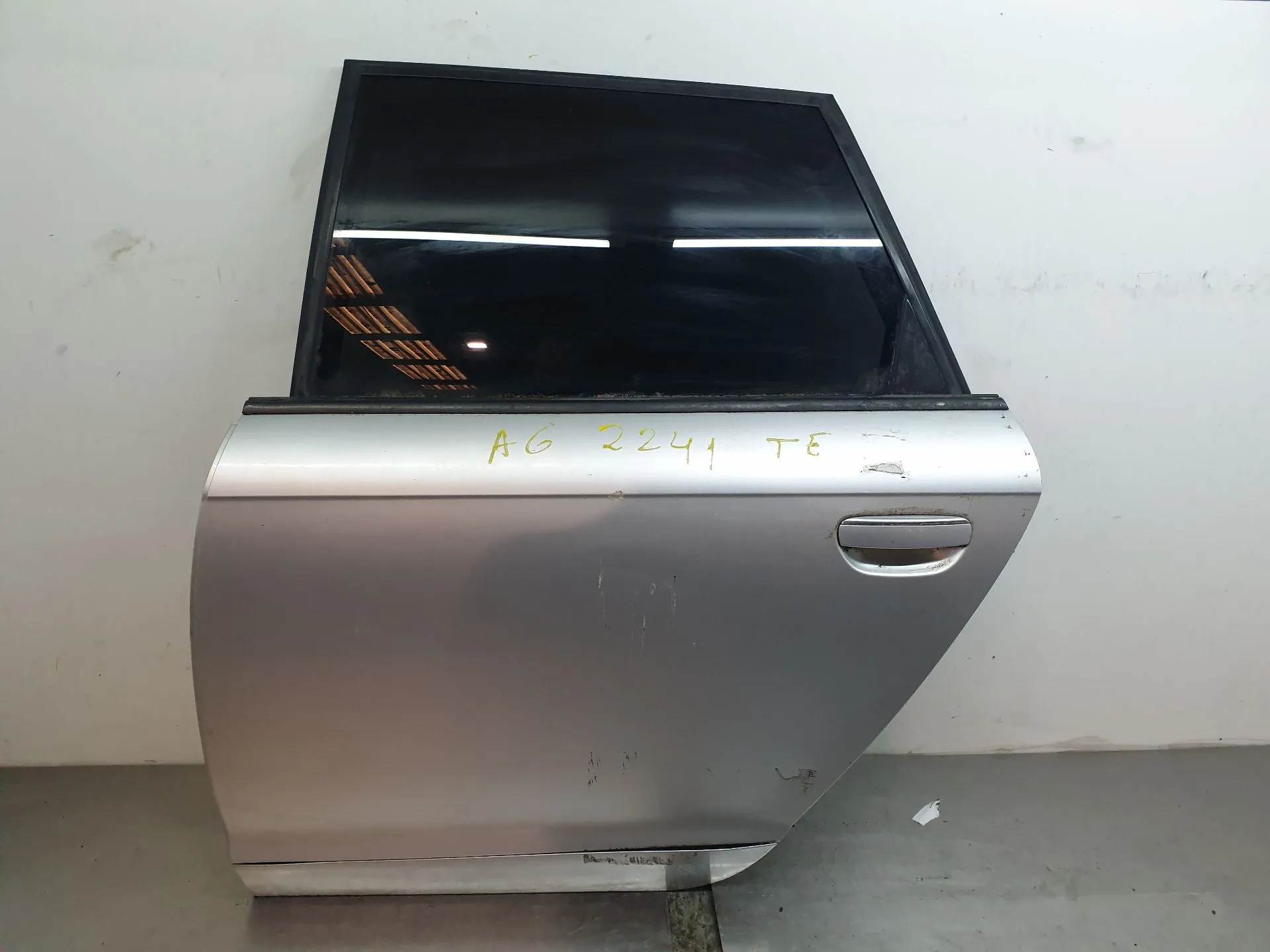 Left rear door AUDI A6 Avant (4F5, C6)