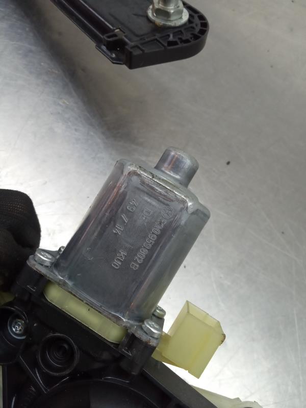 Lève-vitre avant gauche AUDI A3 Limousine (8VS, 8VM) Imagem-4