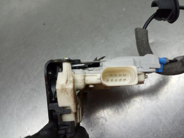 Cerradura / cierre puerta trasera izquierda AUDI A3 Limousine (8VS, 8VM) Imagem-2