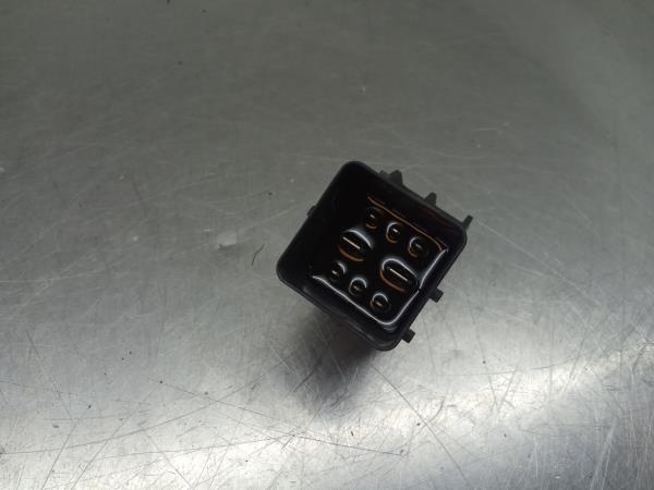 Glow plug Relay FORD Fiesta VI (CB1, CCN) Imagem-1