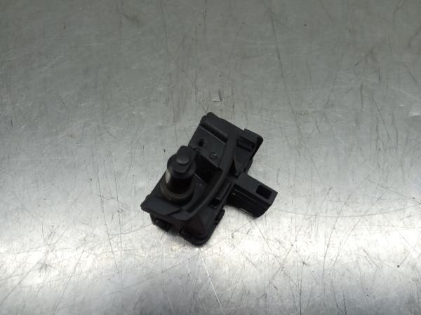 Attuatore Serratura serbatoio carburante SEAT Leon (5F1) Imagem-2