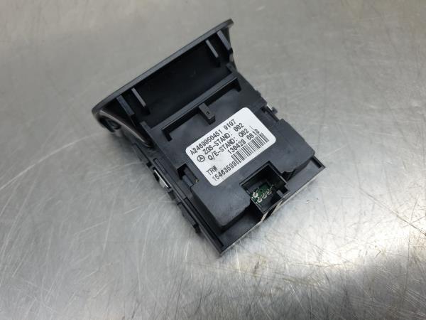 Botão / interruptor travão de parque MERCEDES-BENZ Classe A (W176) Imagem-1