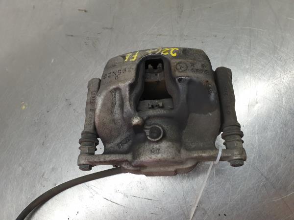 Pinça travão / maxila de travão frente esquerda MERCEDES-BENZ Classe A (W176)