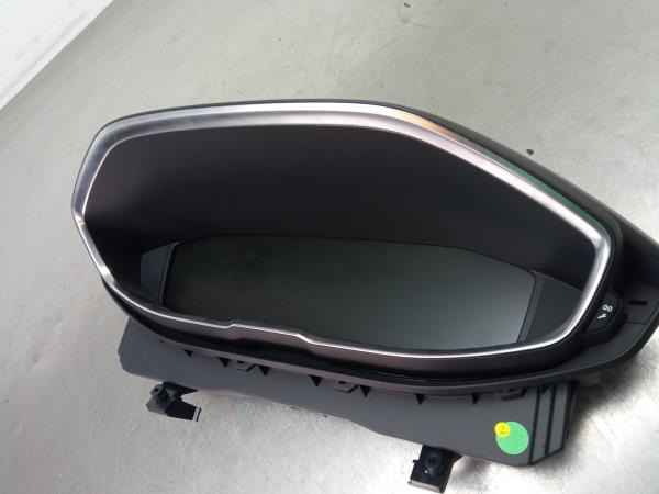 Quadrante / Cuadro de instrumentos PEUGEOT 5008 II (M_)