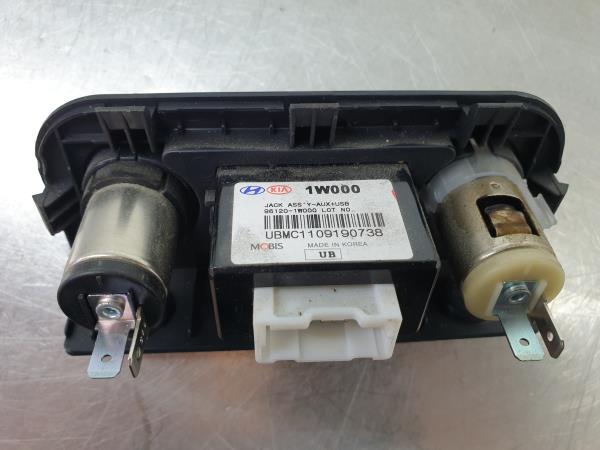 Módulo USB / AUX / IPOD KIA Rio III (UB) Imagem-3