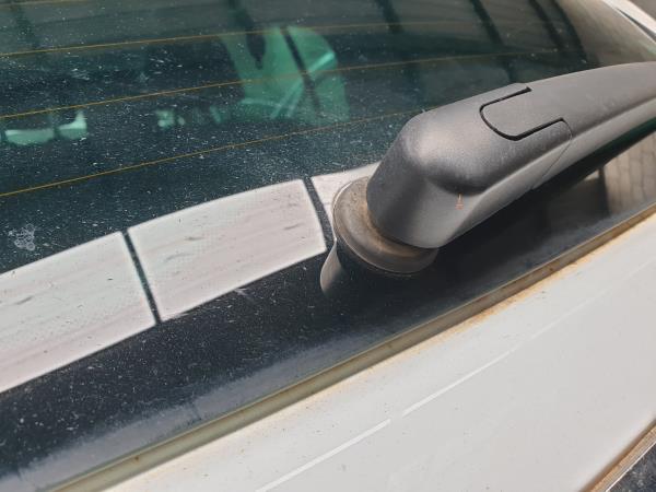 Essuie-glace moteur arrière KIA Sportage (QL)