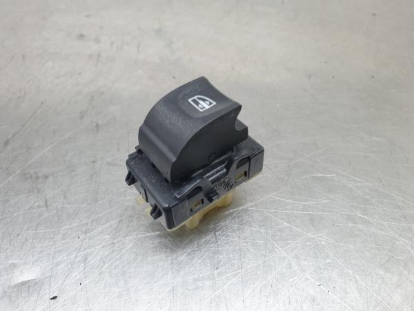 Mando / interruptor elevalunas delantero derecho RENAULT Clio IV (BH_) Imagem-1
