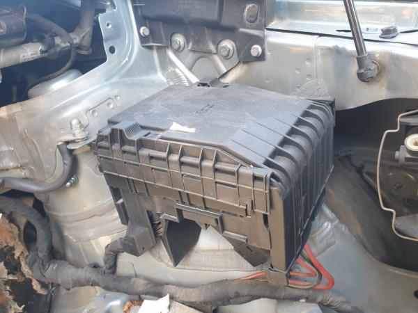 Caixa fusíveis / SAM / BSI VOLKSWAGEN Caddy III Kombi (2KB, 2KJ, 2CB, 2CJ)