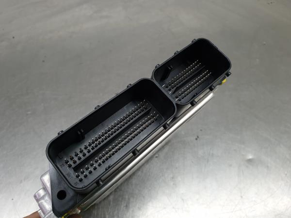 Centralina motor / ECU BMW 1 (F20) Imagem-1