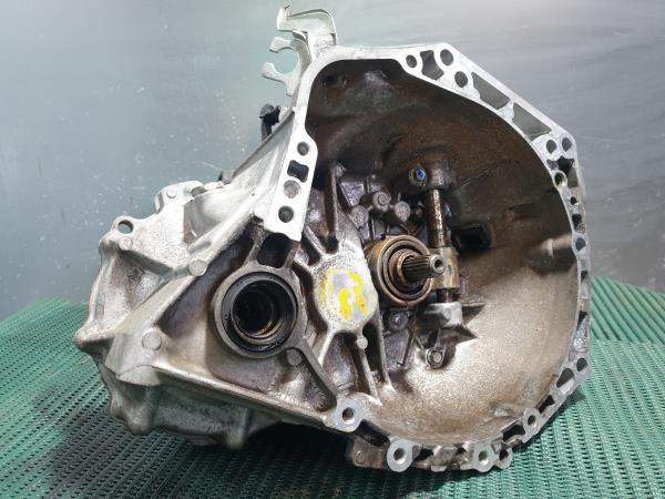 Manual gearbox TOYOTA Yaris (_P13_)