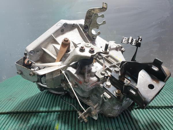 Manual gearbox TOYOTA Yaris (_P13_) Imagem-3