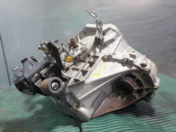 Manual gearbox TOYOTA Yaris (_P13_) Imagem-4