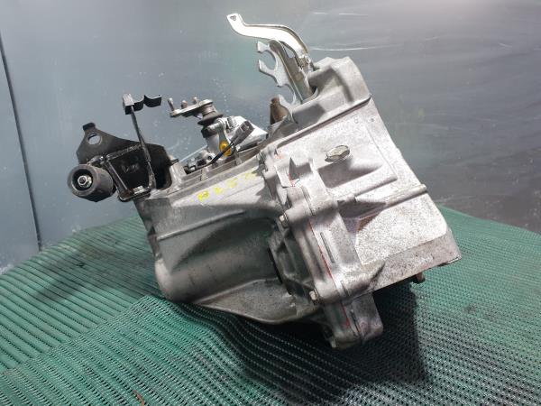 Manual gearbox TOYOTA Yaris (_P13_) Imagem-5