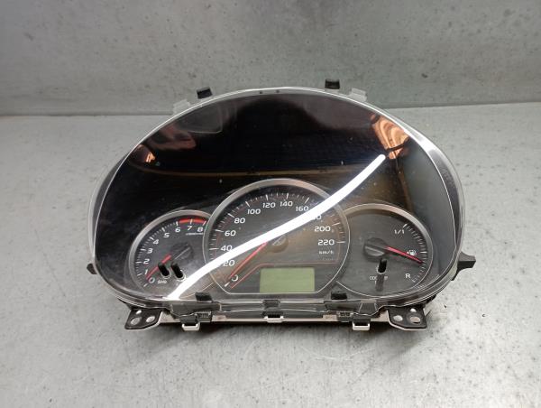 Quadrante / painel de instrumentos TOYOTA Yaris (_P13_) Imagem-1