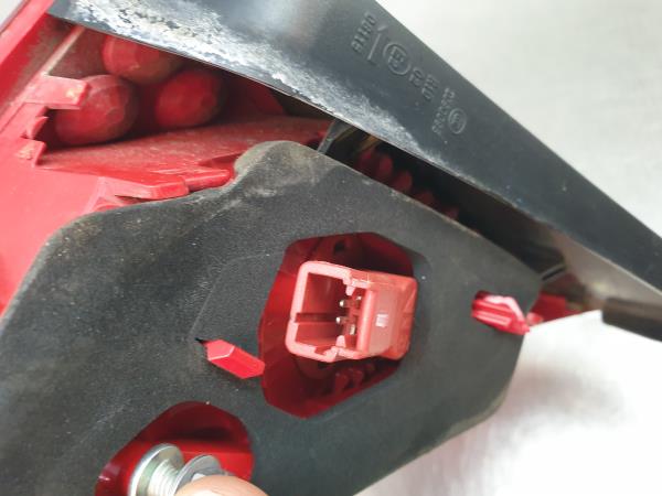 Fanale Destro Baule PEUGEOT 3008 I (0U_) Imagem-3