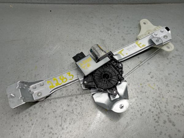 Elevalunas trasero izquierdo RENAULT Arkana I