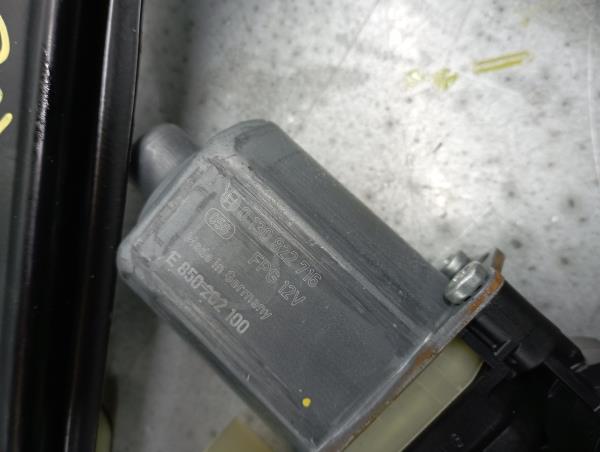 Elevador vidros frente direito SKODA Karoq (NU7) Imagem-2