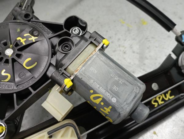 Elevador vidros frente direito SKODA Karoq (NU7) Imagem-1