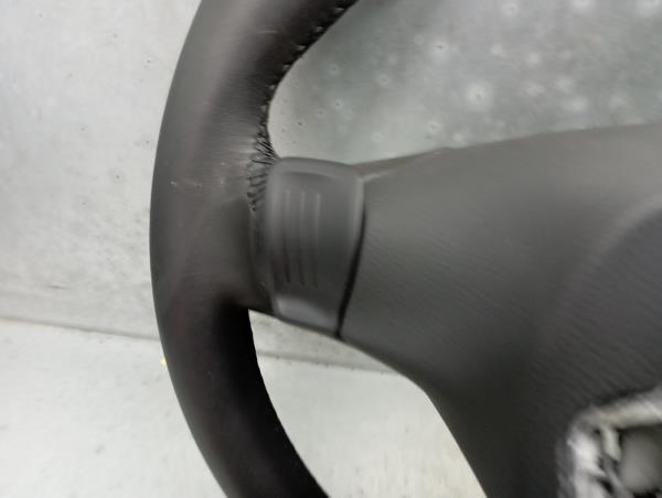 Volante de dirección SKODA Karoq (NU7) Imagem-4