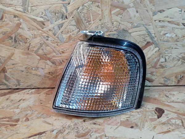 Freccia anteriore sinistra NISSAN Primera Sedan (P10)