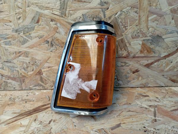 Right front Turn Signal NISSAN Pick Up I (720)