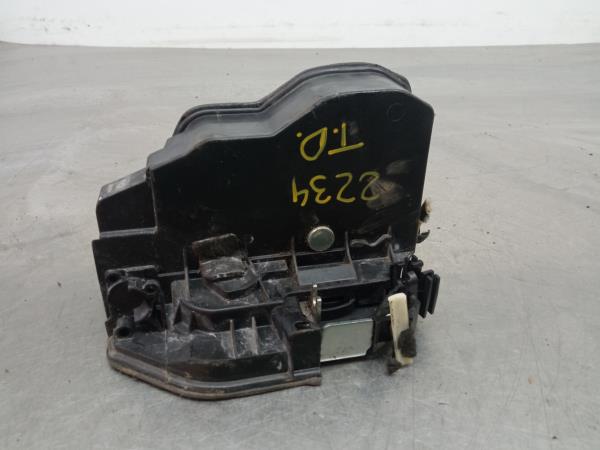Fechadura / fecho porta trás direito BMW 1 (F20)