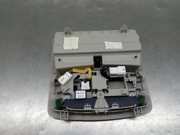 Plafonier frente NISSAN X-Trail (T32) Imagem-1