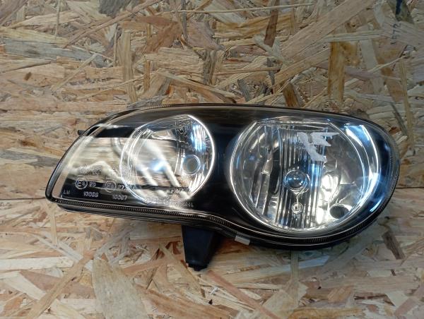 Óptica / faro Izquierdo TOYOTA Corolla Sedan (_E11_)