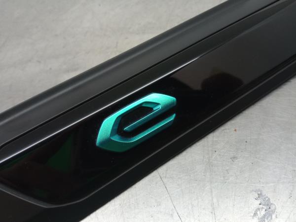 Modanatura paraurti anteriore destro PEUGEOT 2008 II (U_) Imagem-1