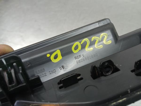 Modanatura paraurti anteriore destro PEUGEOT 2008 II (U_) Imagem-2