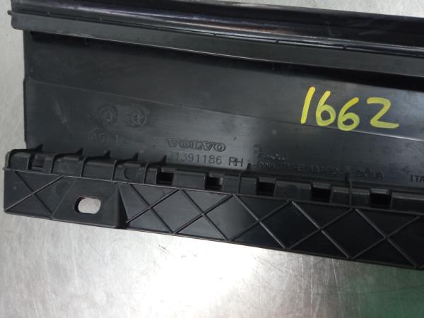 Friso Embelezador Dto Pilar/Porta VOLVO V40 Cross Country (526) Imagem-2