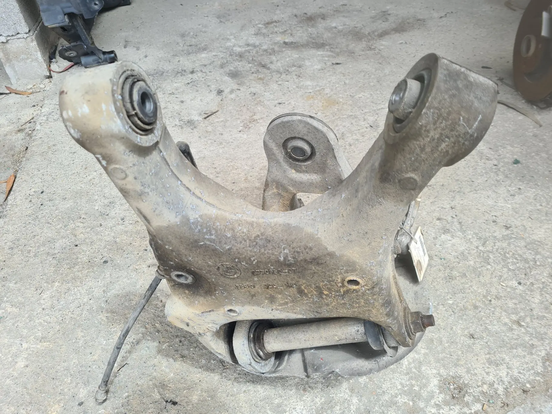 Left rear suspension arm BMW X6 (E71, E72) Imagem-1