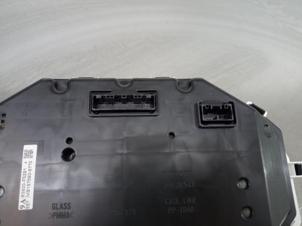 Quadrante / painel de instrumentos TOYOTA Yaris (_P13_) Imagem-2