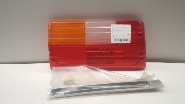 Feu arrière Gauche PEUGEOT 104