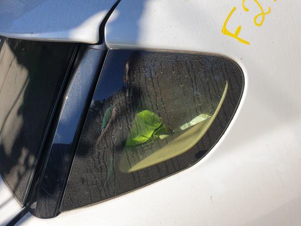 Vetro del pannello posteriore destro LEXUS CT (ZWA10_)