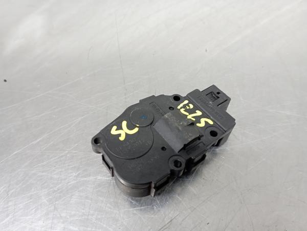 Motor del compuerta de la calefacción AUDI Q5 (8R)