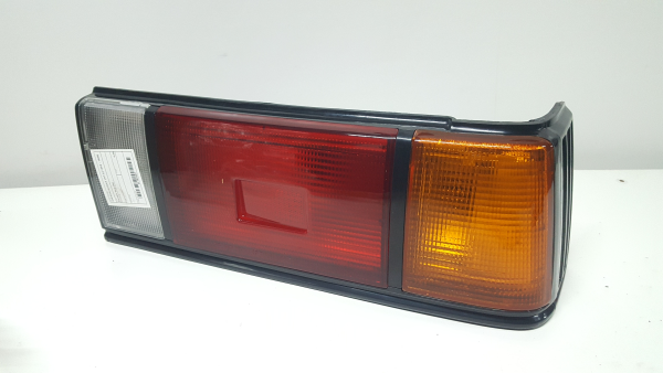 Feu arrière Droite NISSAN Sunny II Sedan (N13)