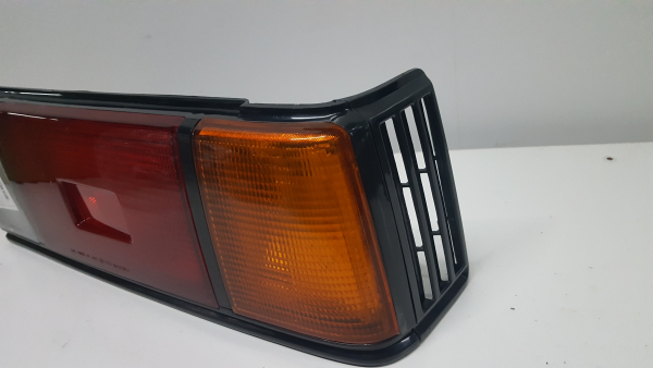 Feu arrière Droite NISSAN Sunny II Sedan (N13) Imagem-1