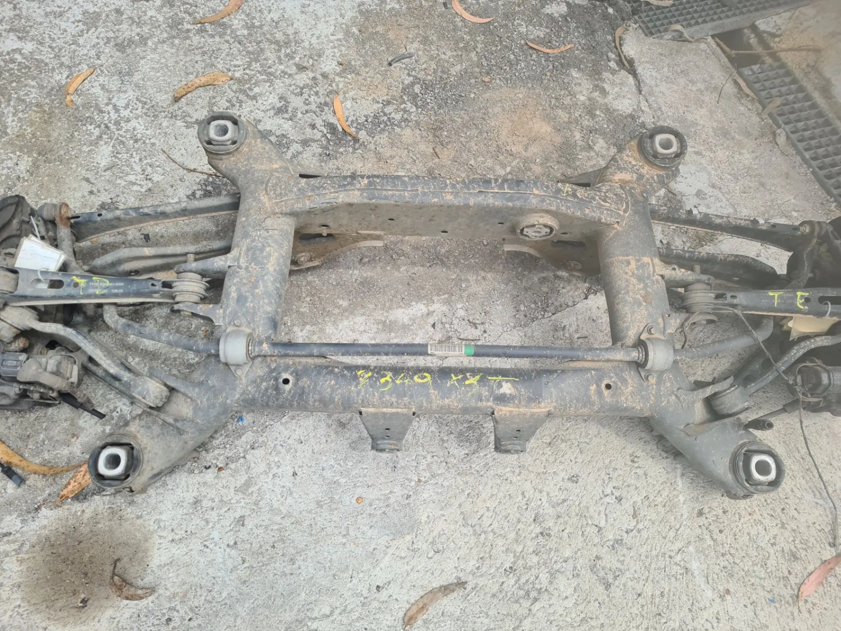 Subchasis trasero BMW X3 (F25)
